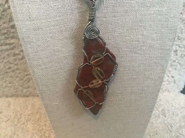 Agate or Jasper pendant with Beads (pendant red, beads amber colored)