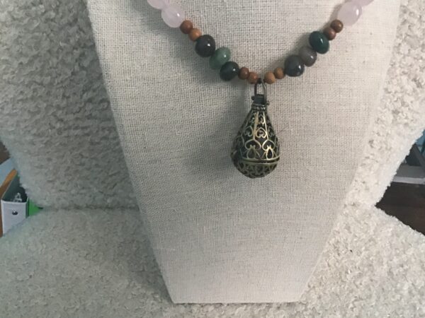 Bulb/Balloon Shaped Necklace (Balloon Opens) - Image 5