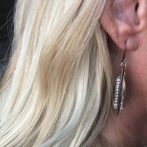 Feather Earrings with Sparkling Stones (Gold Colored)