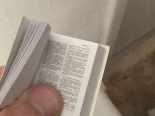 La Biblia Keychain - Image 4
