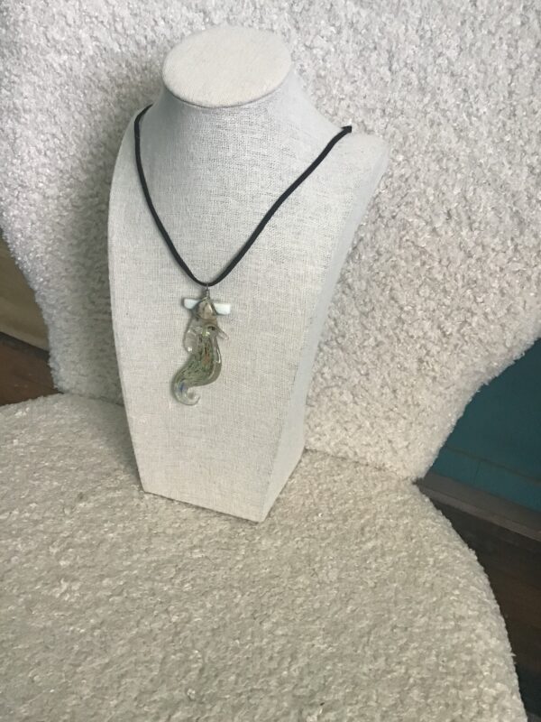 Seahorse Pendant - Image 3