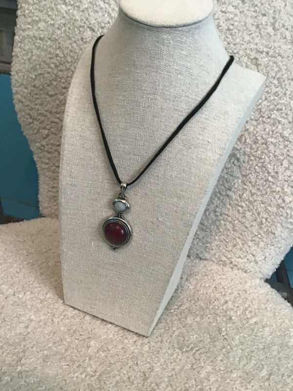 Maroon and Pearl Colored Stones Pendant - Image 3