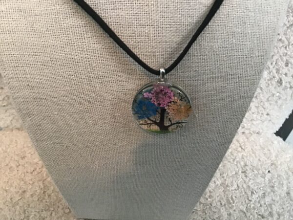 Glass Tree Pendant - Image 3