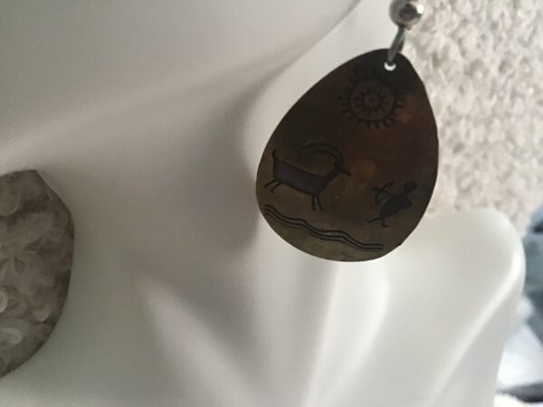 Hunting Scene Earrings - Image 3