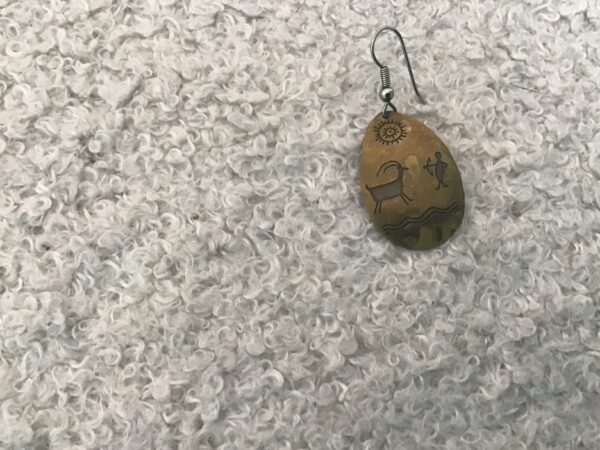 Hunting Scene Earrings - Image 2